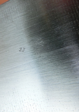 猜猜看是缺陷??????对的可能性微乎其微,信不信由你.